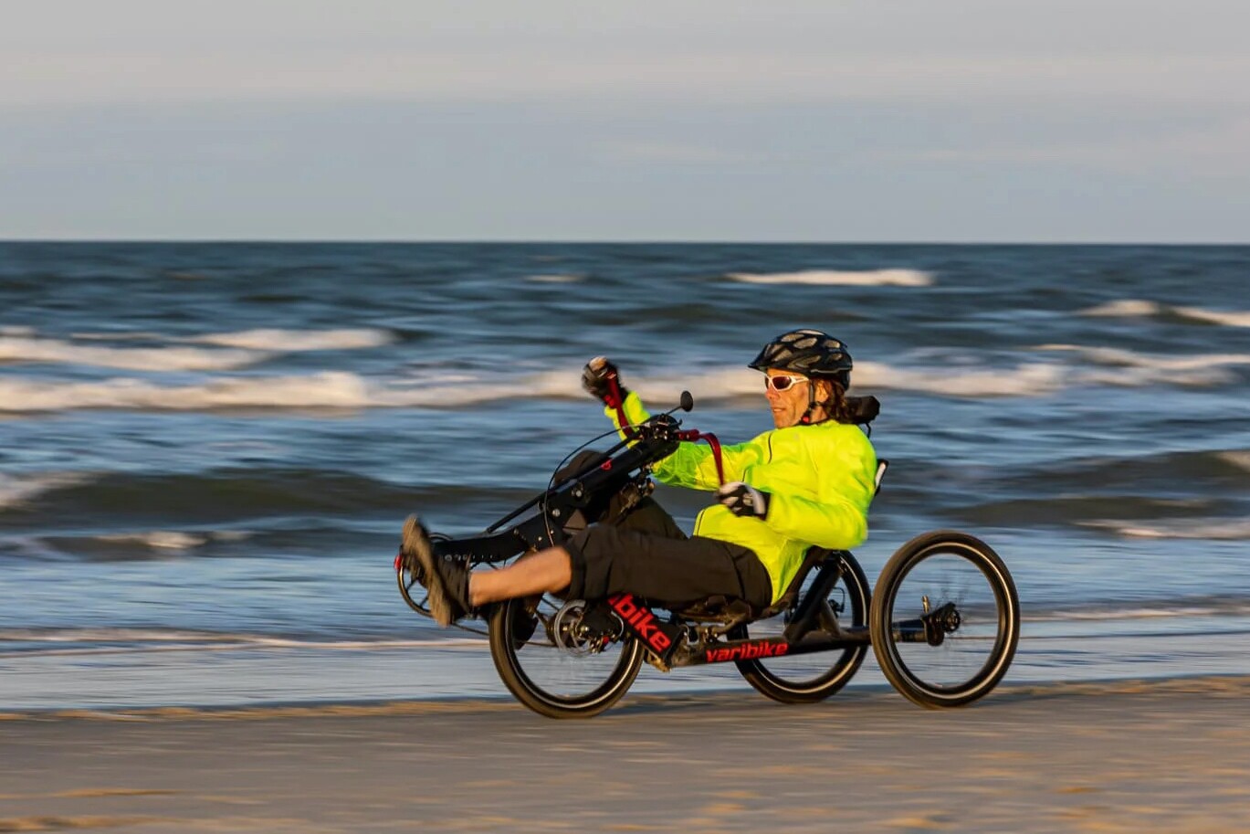 Varibike Extreme gets riders arms and or legs rowing and or pedaling